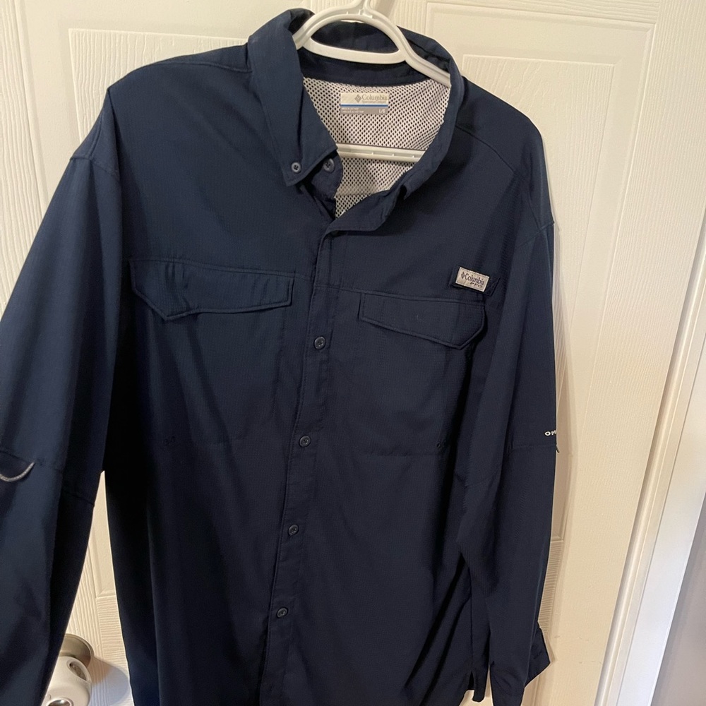 Columbia omni-shade long sleeve shirt.